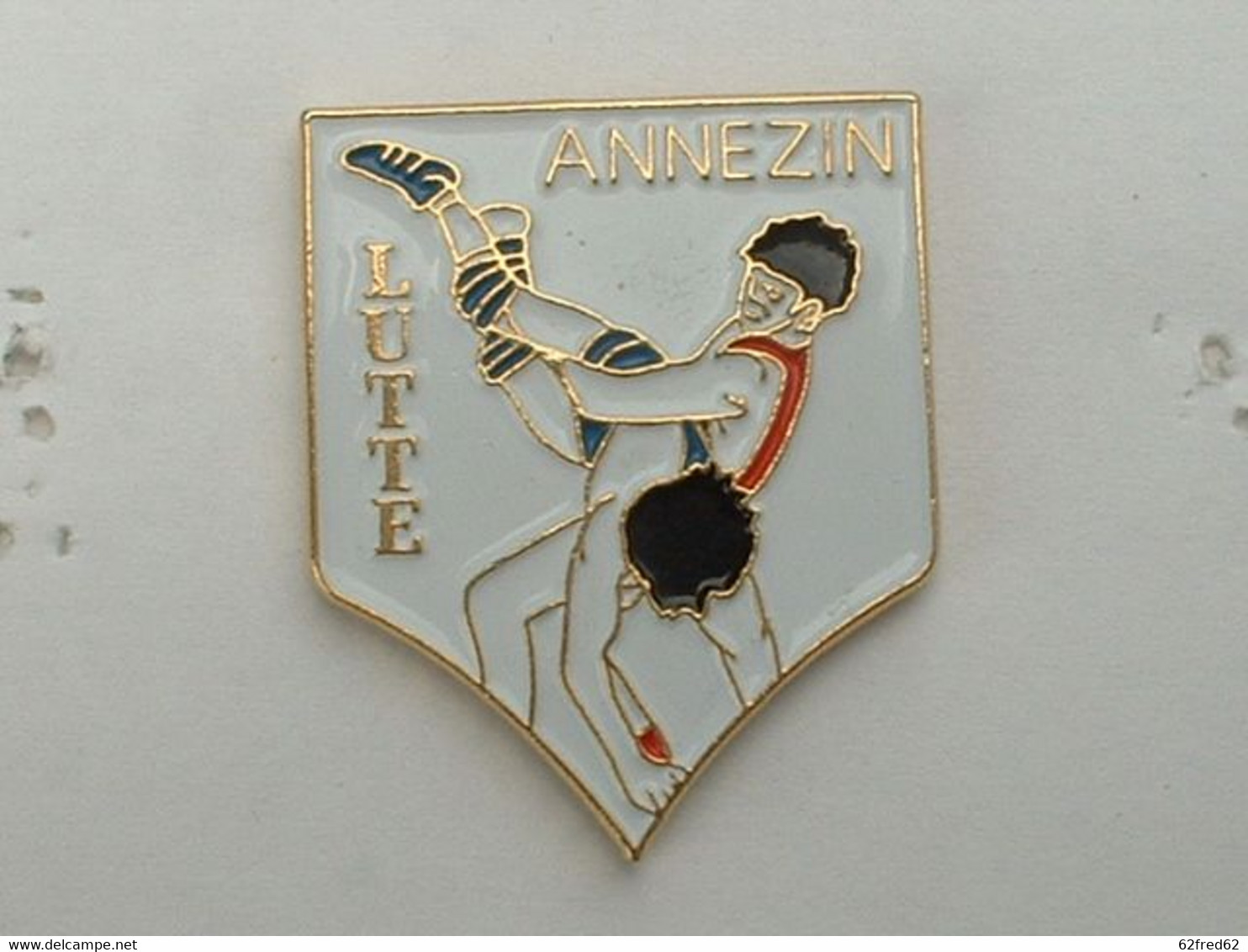 Pin's  CLUB DE LUTTE - ANNEZIN - Lotta