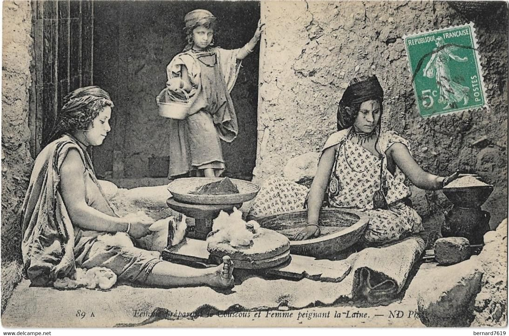 Algerie     -     Femme  Preparant Le Couscous Et Femme  Preparant La Laine - Femmes