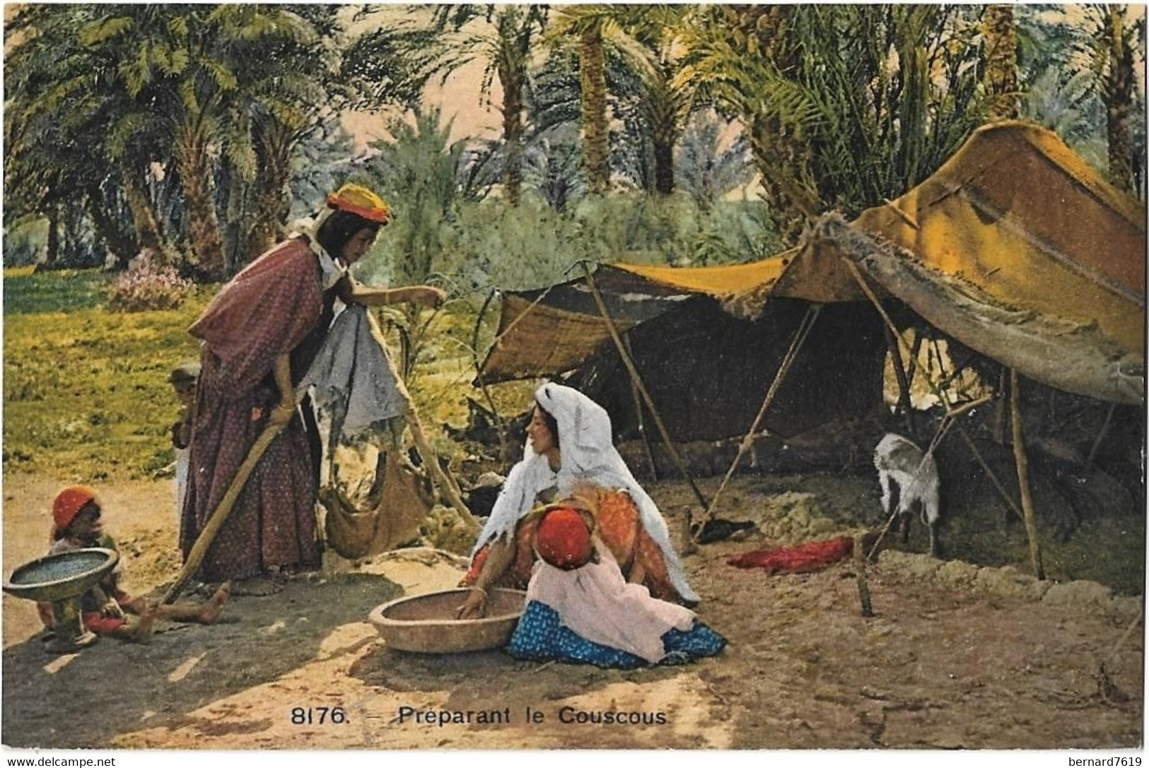 Algerie     -     Femme  Preparant Le Couscous - Femmes