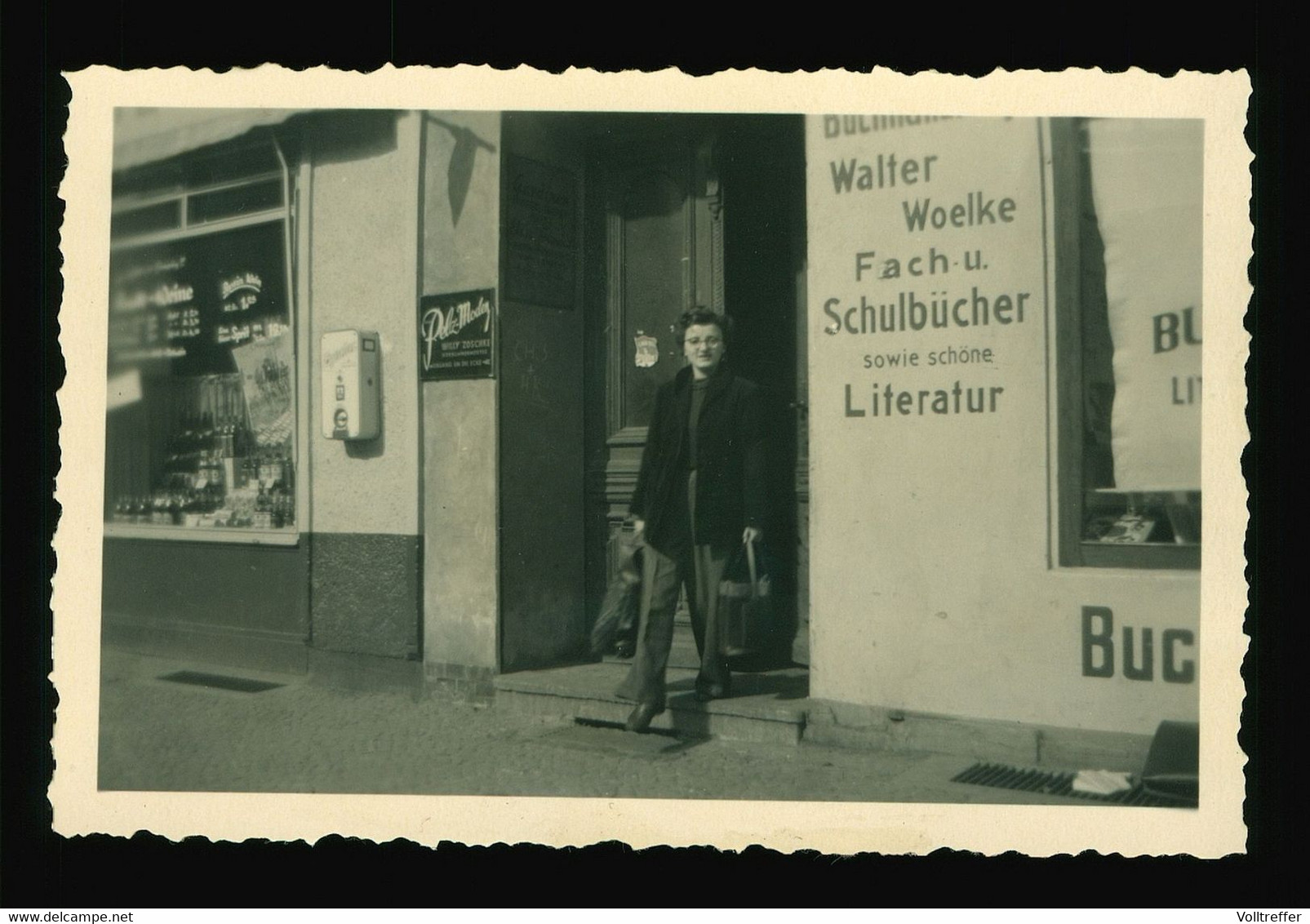 Orig. Foto 50er Jahre, Berlin Blick Auf Buchhandlung Walter Woelke, Schild Pelz Moden Willy Zoschke, Links Weinhandlung - Prenzlauer Berg