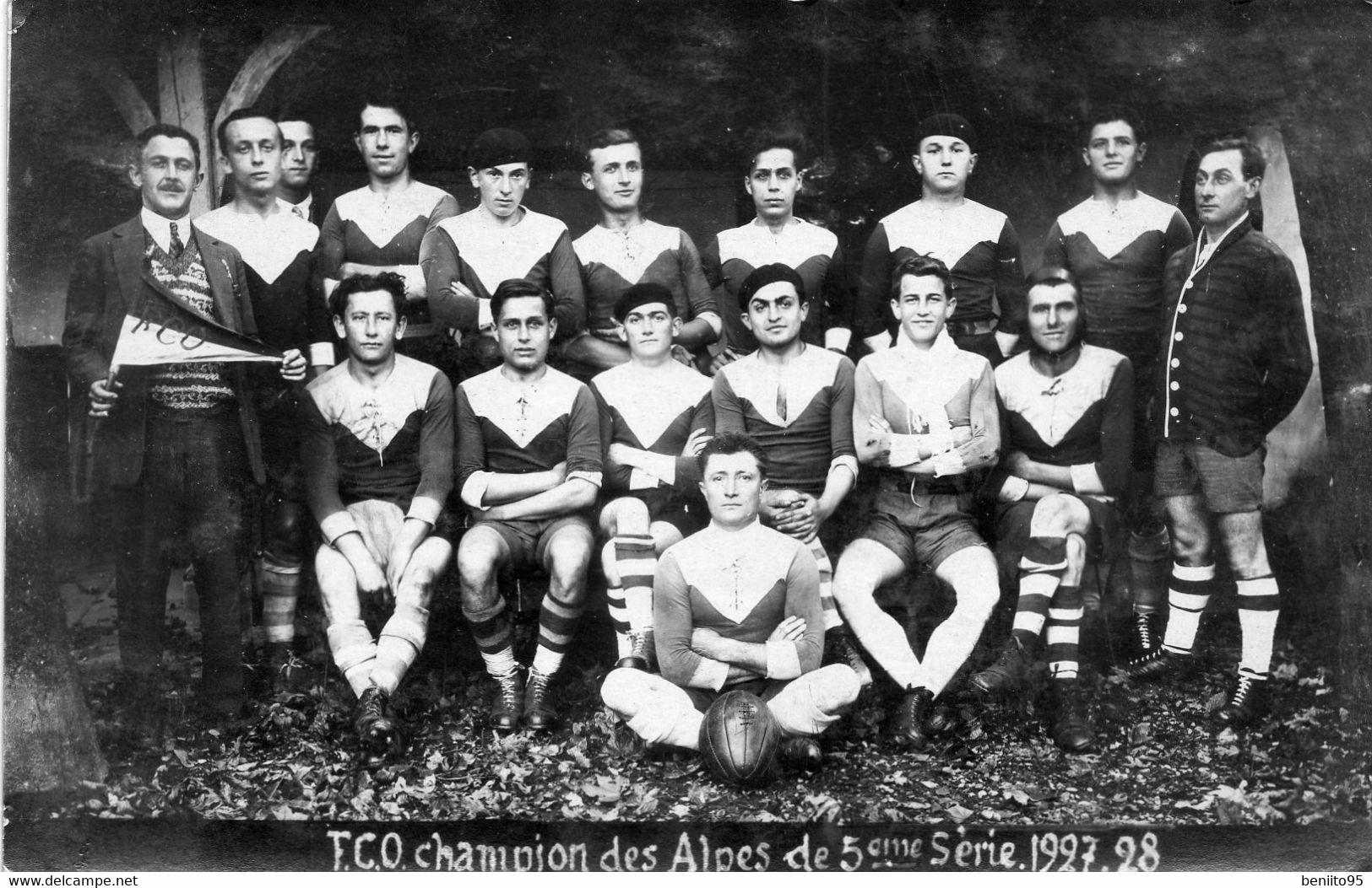 CARTE-PHOTO De L'équipe De Rugby De BOURG-d'OISANS 1927-28. - Bourg-d'Oisans