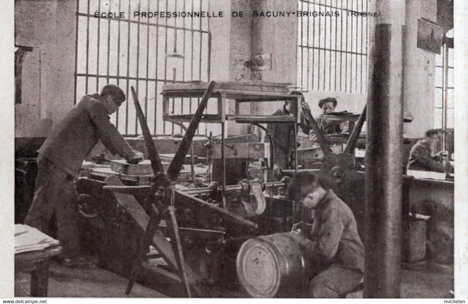 CPA   69   ECOLE PROFESSIONNELE DE BRIGNAIS---" ATELIER " - Brignais