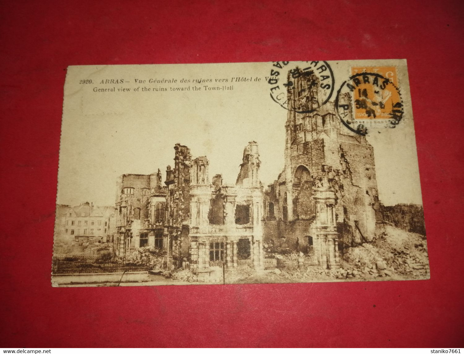 Carte Postale ARRAS Vue Générale Des Ruine Vers L'hôtel De Ville GUERRE 1914 1918 Voir Photos - Guerre 1914-18