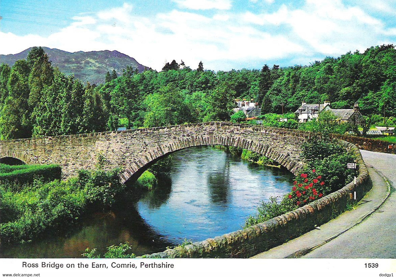 ROSS BRIDGE ON THE EARN, COMRIE, PERTHSHIRE, SCOTLAND.  USED POSTCARD Kg5 - Perthshire