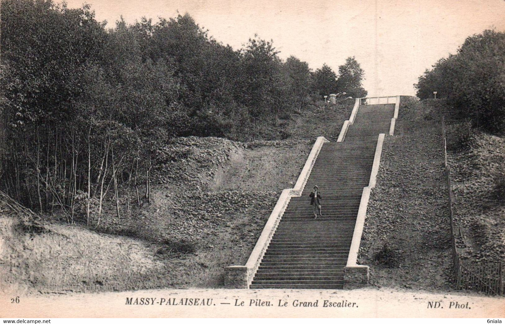 10147 MASSY PALAISEAU Le Pileu Le Grand Escalier ( état Pli )   (recto-verso) 91 Essonne - Massy