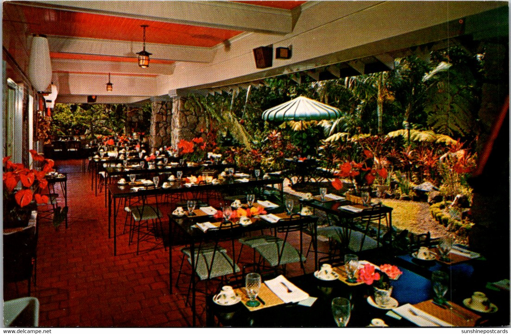 Hawaii Honolulu Waioli Tea Room Dining On The Lanai Porch - Honolulu