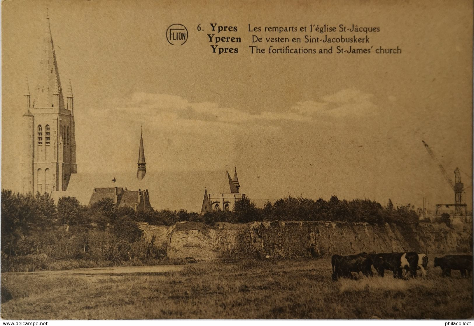 Ieper - Ypres // Les Remparts Et Eglise St. Jaques //Met  Rechts Hijskraan!! 19?? Ed. Flion - Ieper