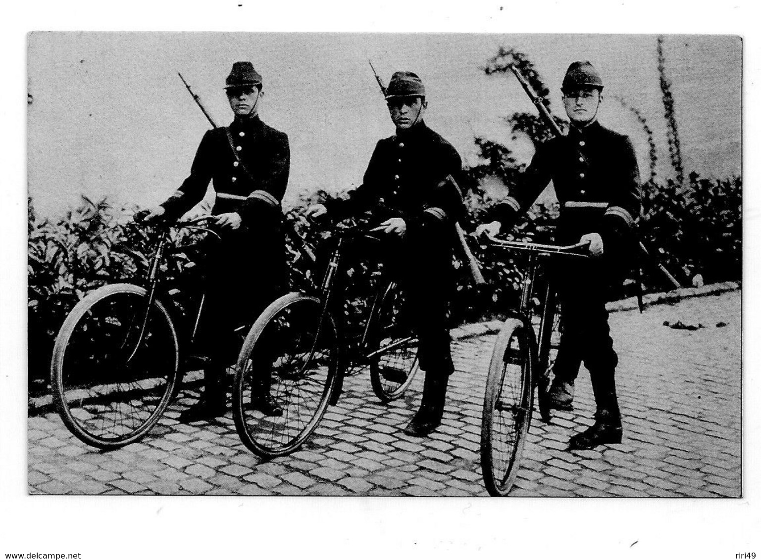 CPA Belgique Carabiniers Cyclistes,1914 Fête Militaire Du Centenaire Belle Carte, N°6, 3e Scanne D'où Vient La Carte - Collezioni E Lotti