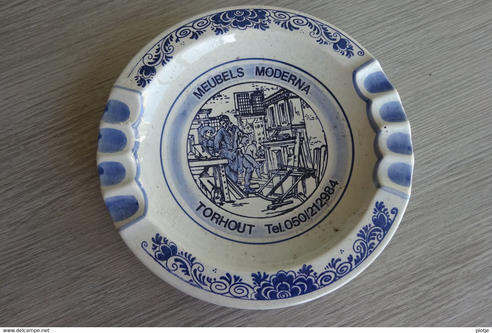 * Torhout * Porseleinen Bord Delfts Blauw (asbak - Cendrier) - Meubels Moderna, Uniek, Unique, TOP, Rare Meubles - Delft (NLD)