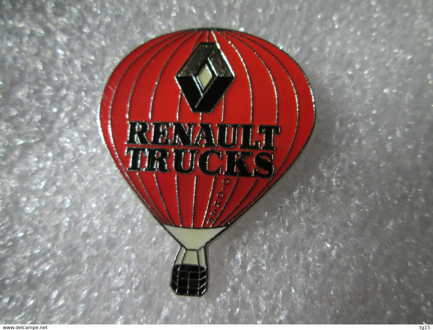 PIN'S    MONTGOLFIERE   BALLON   RENAULT   TRUCKS     Belle Qualité - Renault