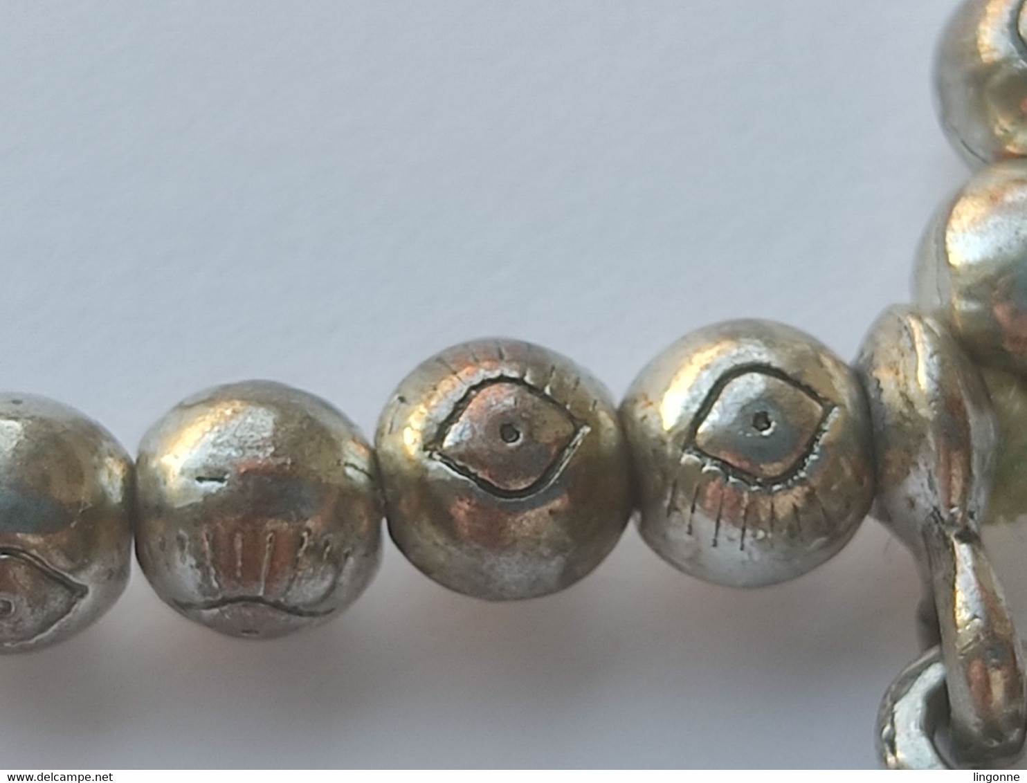BRACELET élastique COEUR YEUX Sur Perles Poids 33,06 Grammes - Bracciali