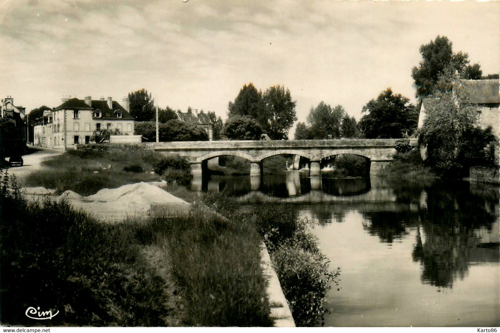 La Gacilly * Les Bords De L'aff Et Le Pont - La Gacilly