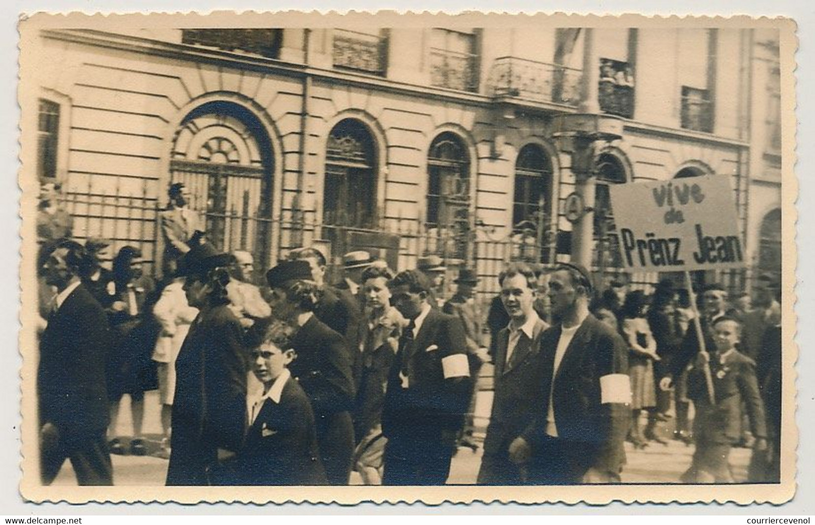 CPA Photo - LUXEMBOURG - Manifestation De Soutien Au Prince Jean Prënz (Année ?) - Famille Grand-Ducale