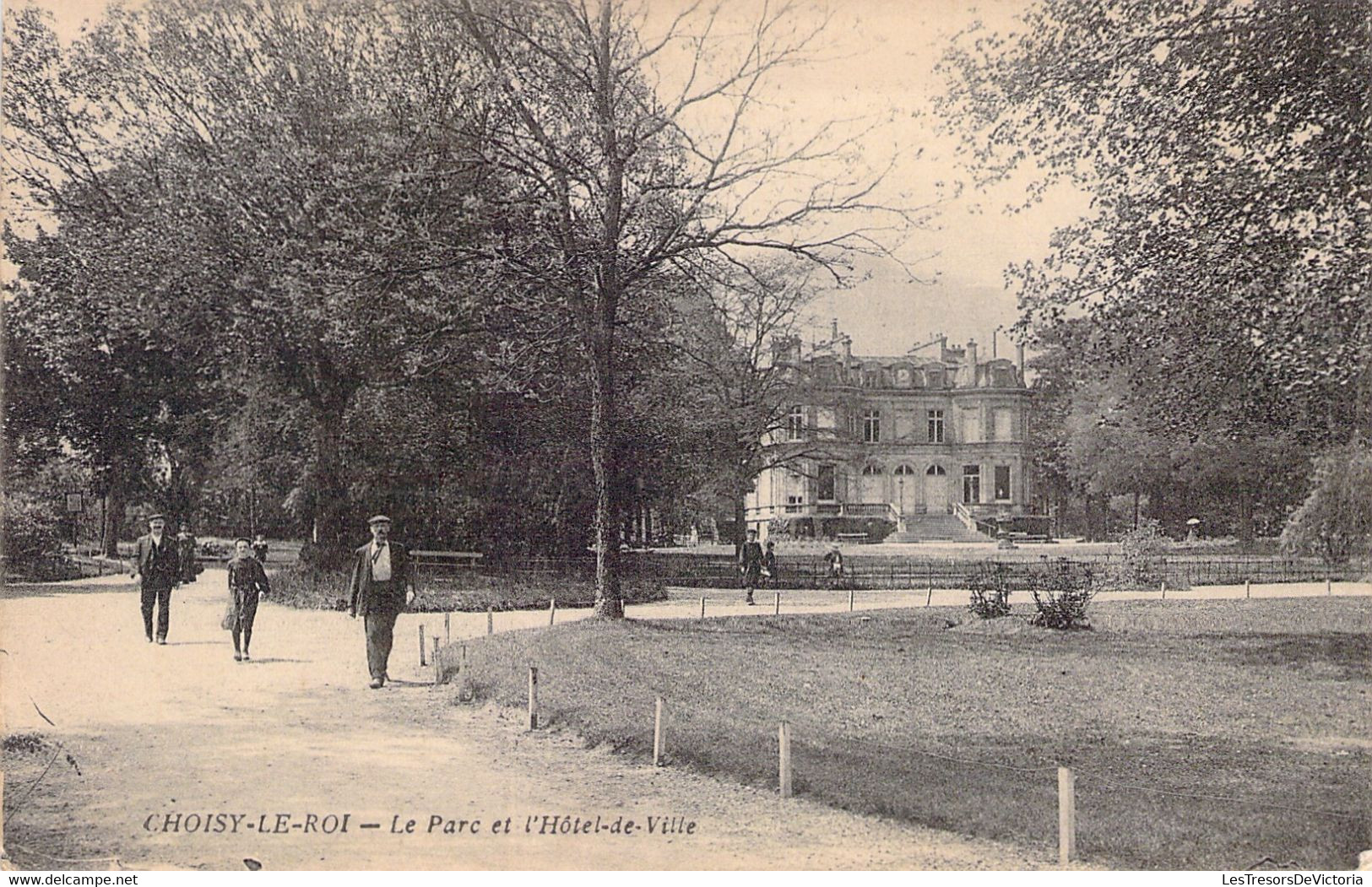 CPA Lot De 2 Cartes - Choisy Le Roi - Avenue De Paris - Tramway Et Le Parc Et L'hotel De Ville - Animé - Choisy Le Roi