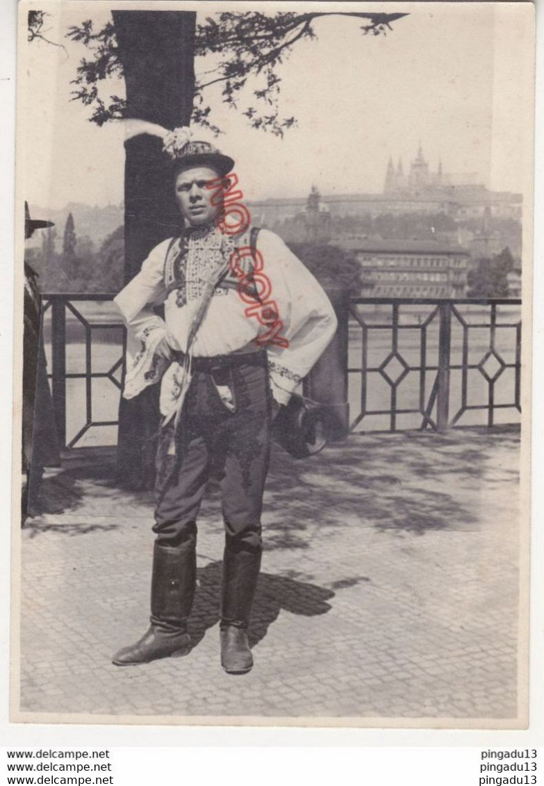 Au Plus Rapide Hradcany Prag Tschech Republik Prague République Tchèque Costume Local Beau Format - 1914-18