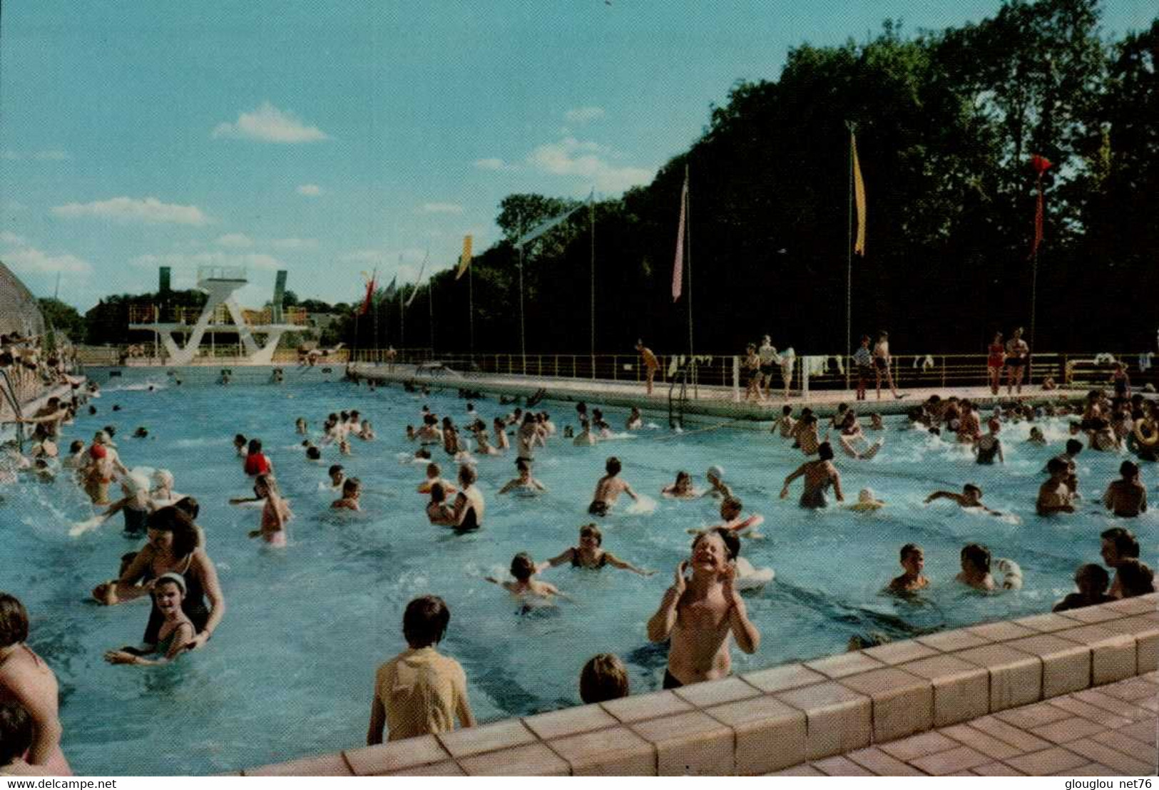 62-ST-OMER...LA PISCINE  ...CPM ANIMEE - Saint Omer