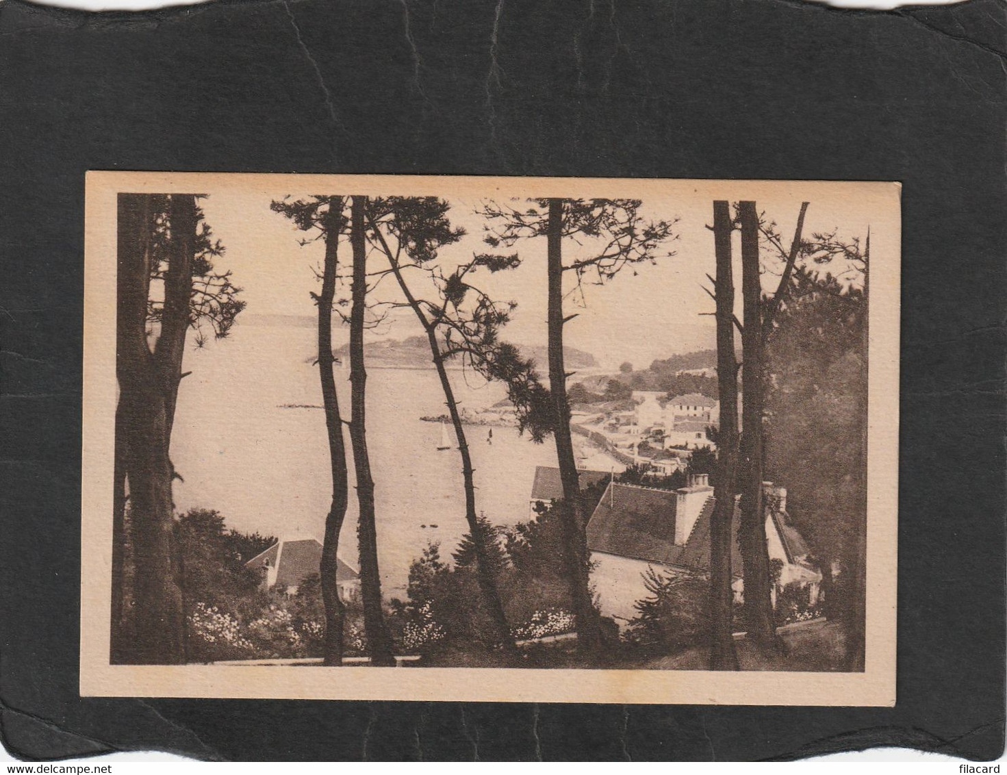 113758         Francia,     Douarnenez-Treboul,  Vue   Prise  Du  Bois  D"Isis,  VG  1949 - Douarnenez