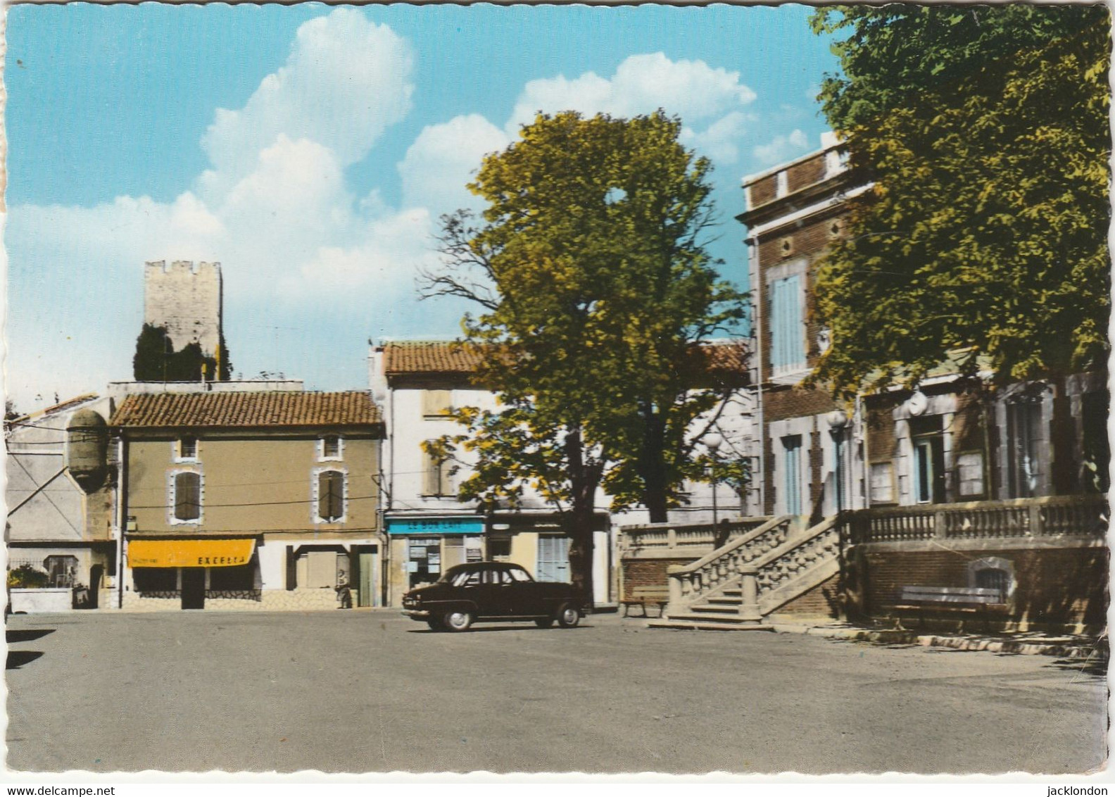 84 -  ENTRAIGUES SUR LA SORGUE  L'Hôtel De Ville La Tour Des Templiers - Entraigue Sur Sorgue