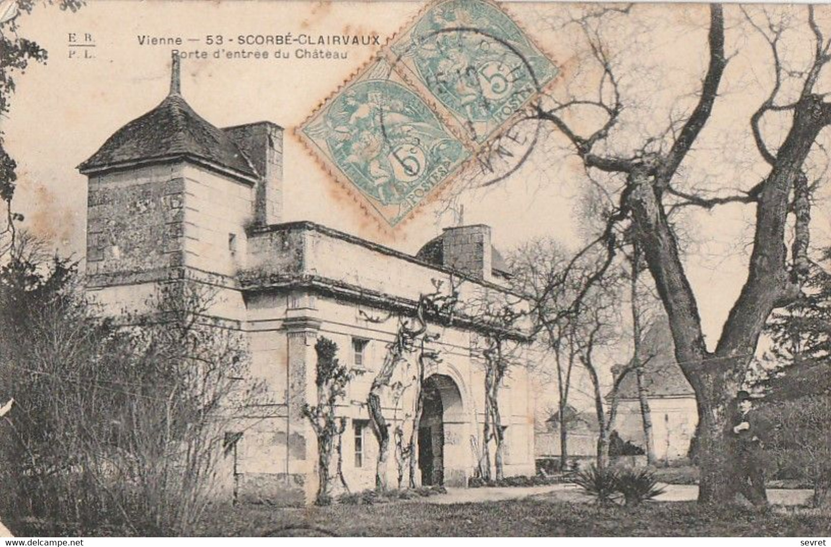 SCORBE CLAIRVAUX. -   Porte D'entrée Du Château - Scorbe Clairvaux