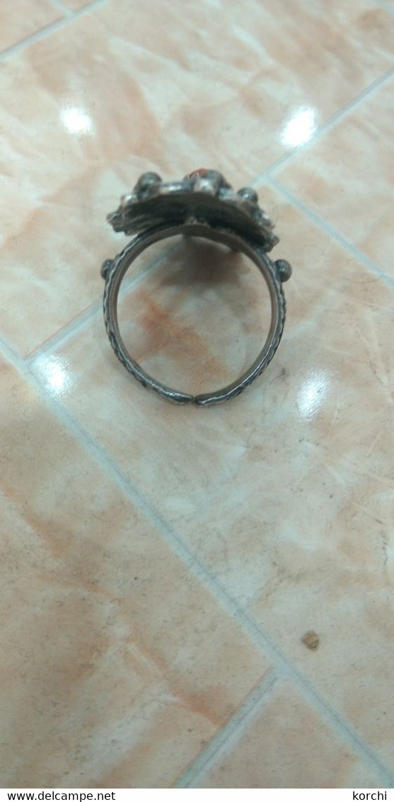 Bague Argent Et Corail Berbère, Ancien Silver - Ring