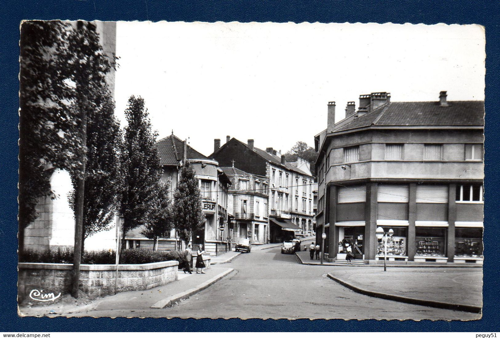 54. Villerupt. Quartier De L'église De La Nativité. Alimentation, Aux Halles. - Sonstige & Ohne Zuordnung