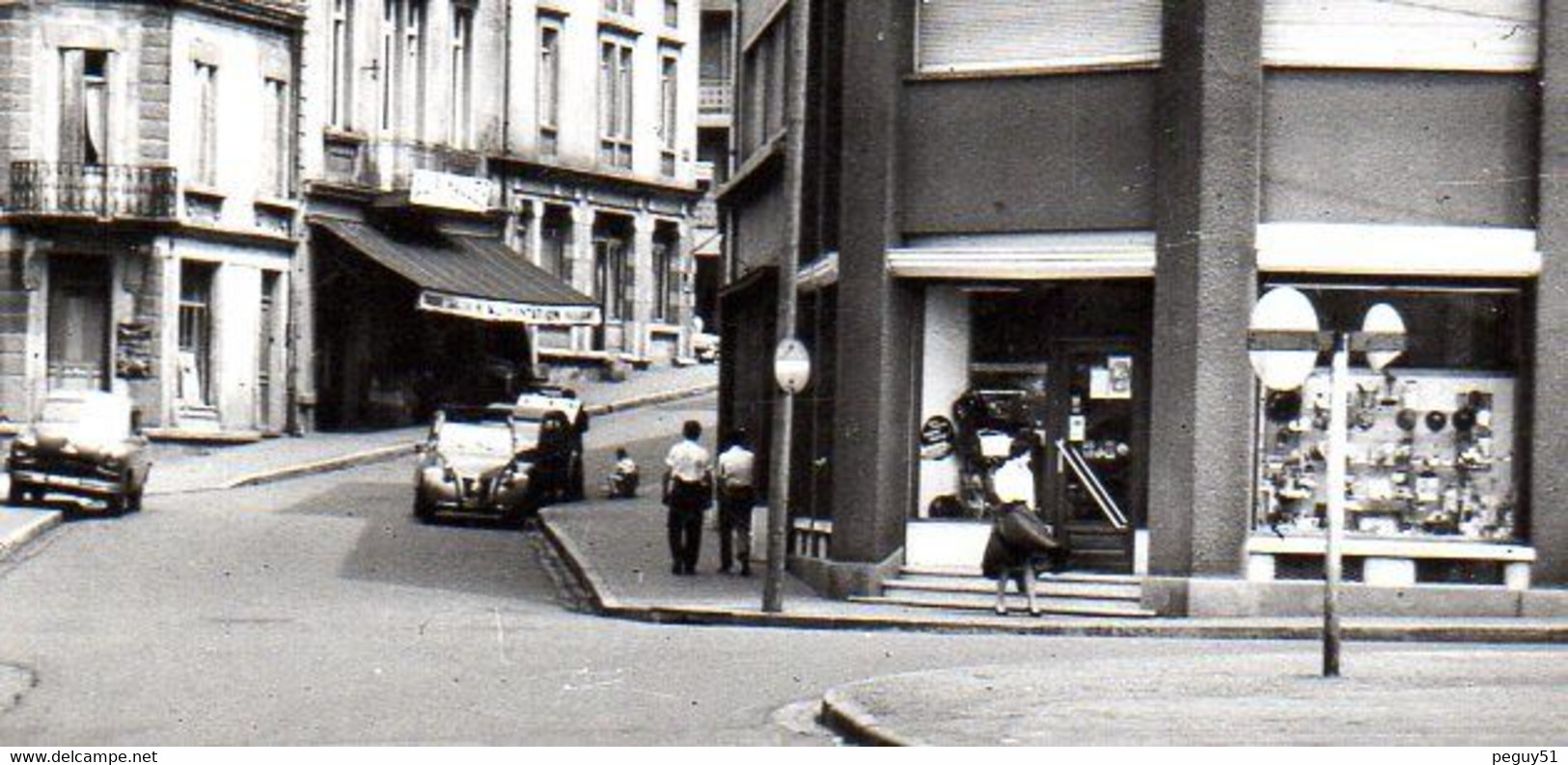 54. Villerupt. Quartier De L'église De La Nativité. Alimentation, Aux Halles. - Sonstige & Ohne Zuordnung