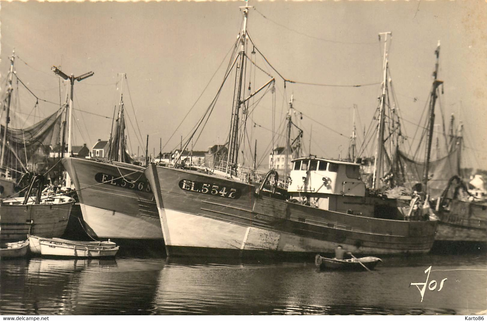 Etel * Les Chalutiers Au Port * Bateaux De Pêche - Etel