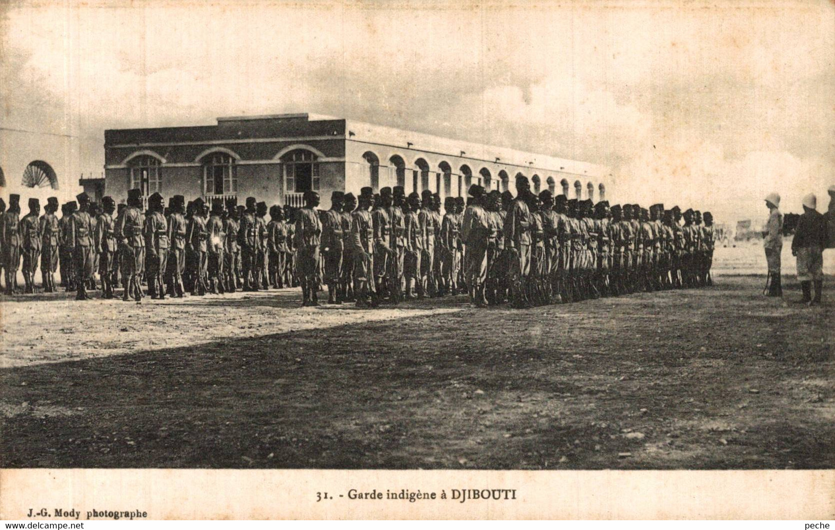 N°92463 -cpa Garde Indigène à Djibouti - Djibouti