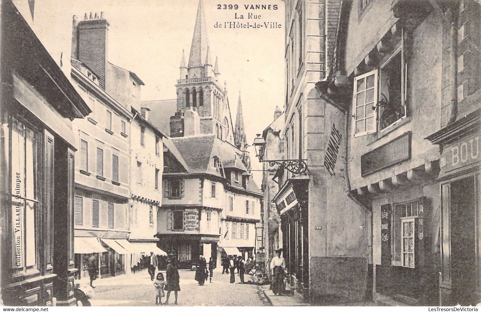 CPA Vannes - La Rue De L'hotel De Ville - Animé - Oblitéré En 1910 - Vannes