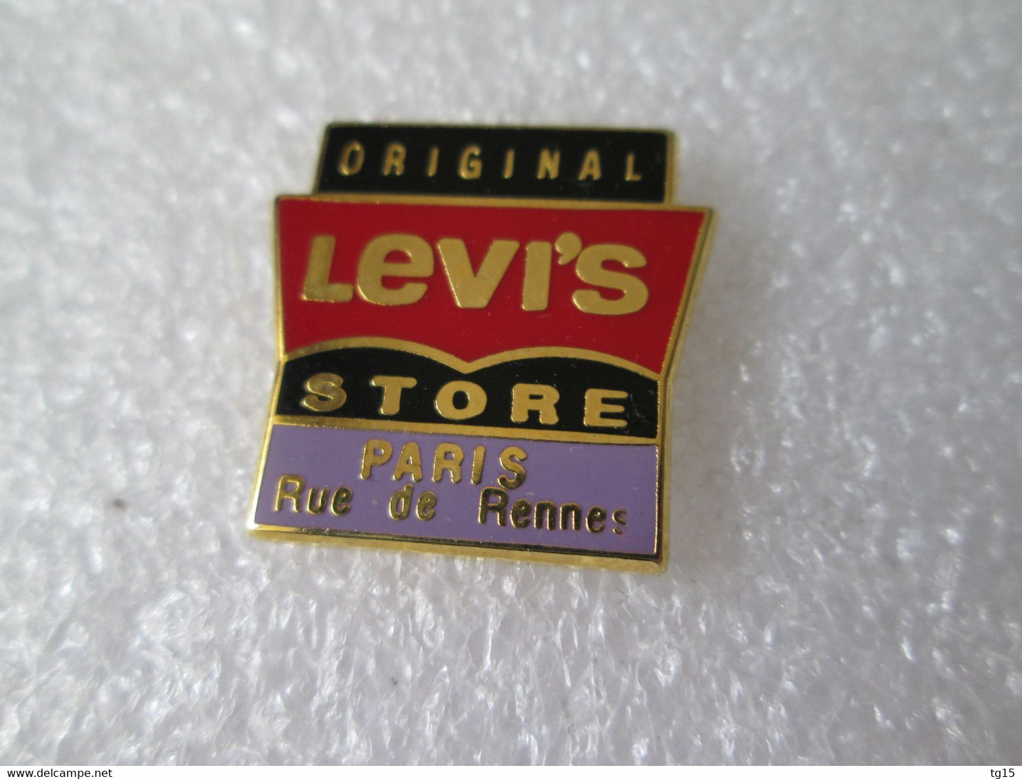 PIN'S    LEVI'S   STORE PARIS   Email Grand Feu - Sonstige & Ohne Zuordnung