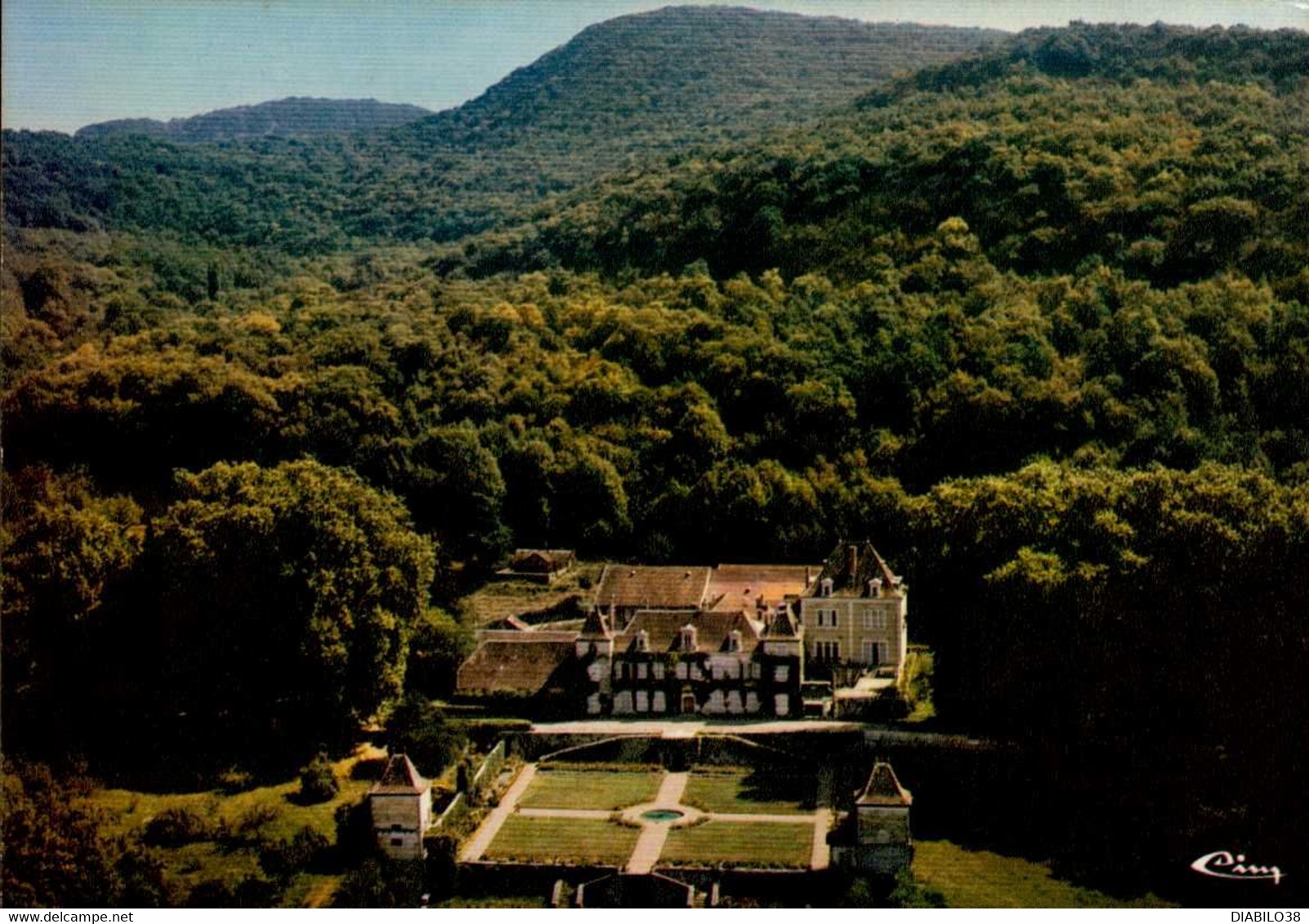 BELLEY    ( AIN )   VUE AERIENNE  . CHATEAU DE MUSIN - Belley