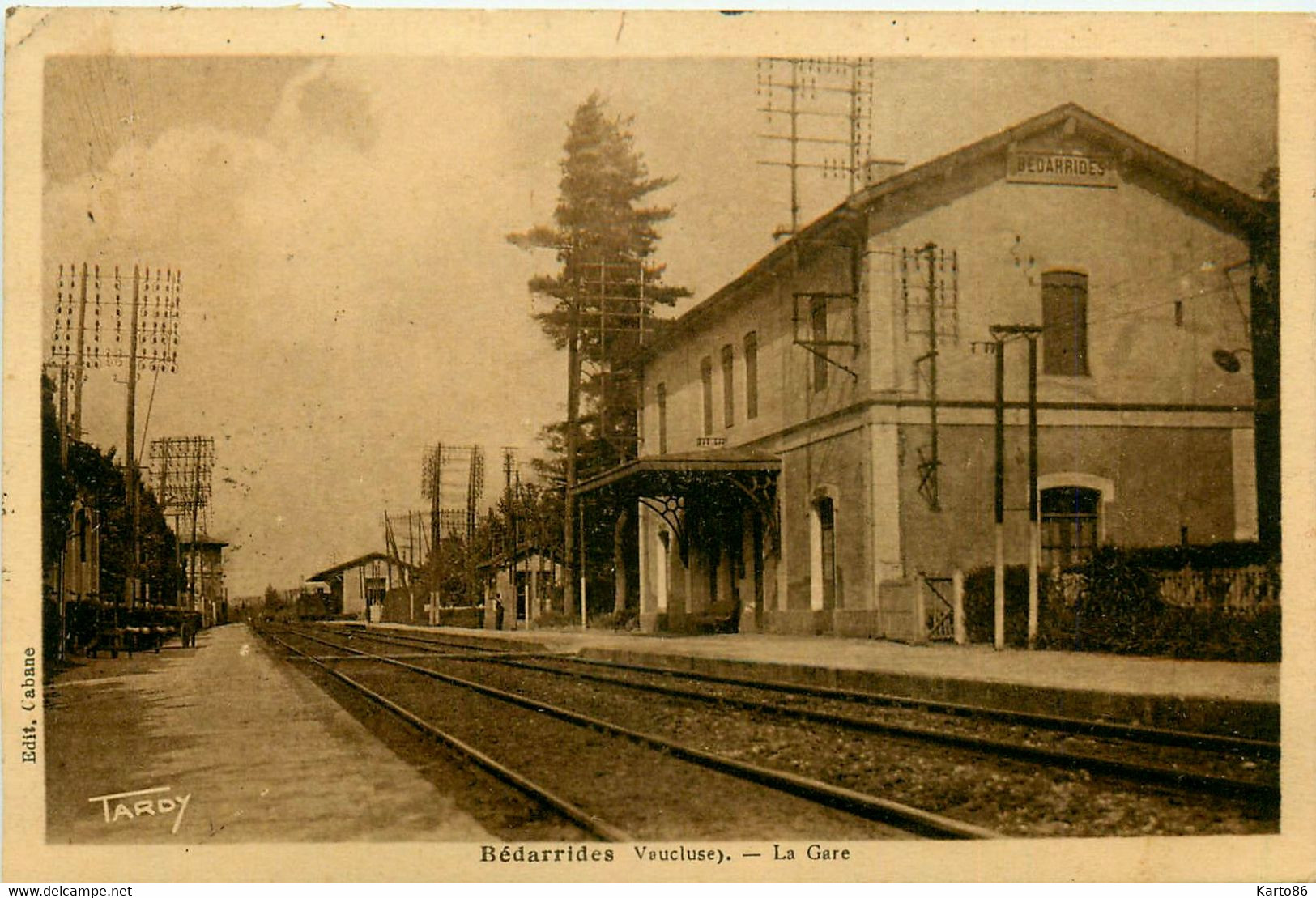 Bédarrides * Intérieur De La Gare * Ligne Chemin De Fer - Bedarrides