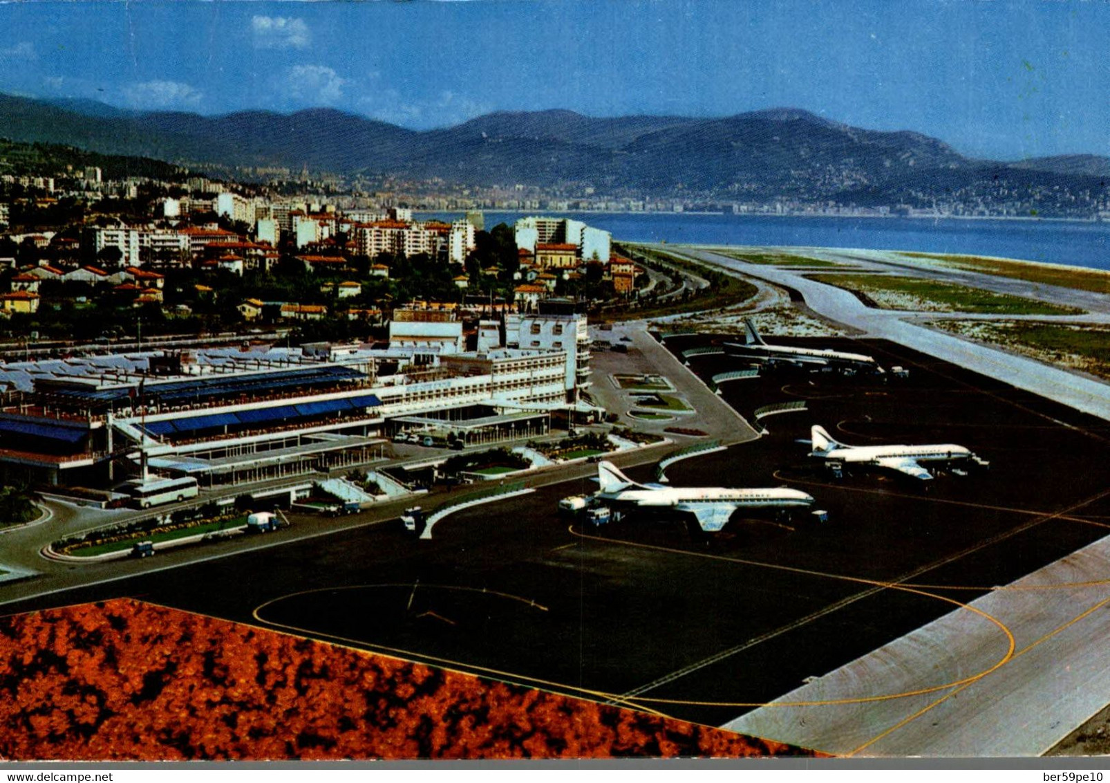 06 VUE AERIENNE DE L'AEROPORT NICE COTE D'AZUR - Luftfahrt - Flughafen