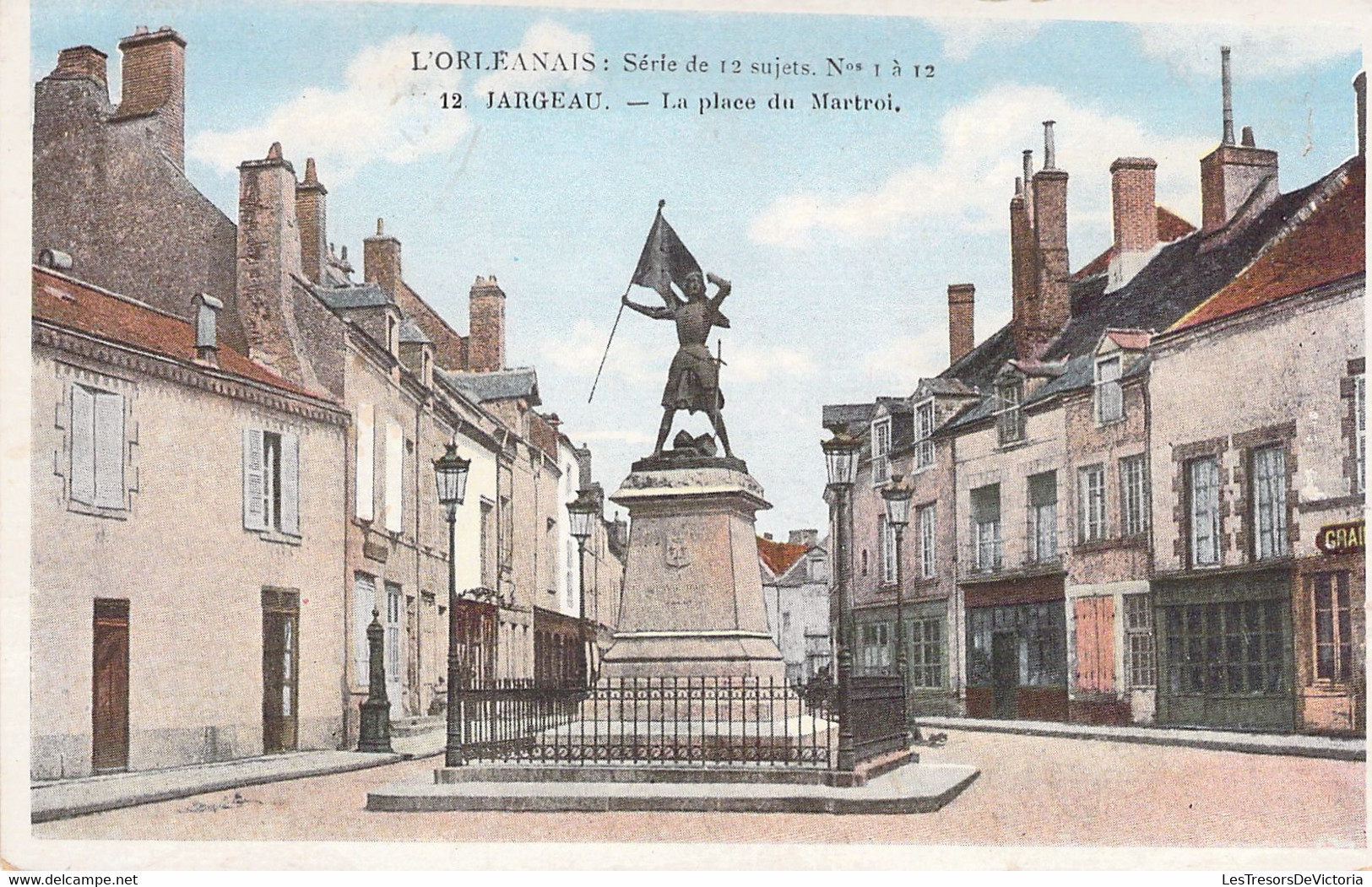 CPA Jargeau - La Place Du Martroi - Au Dos Publicité Chocolat Poulain Goutez Et Comparez - Jargeau