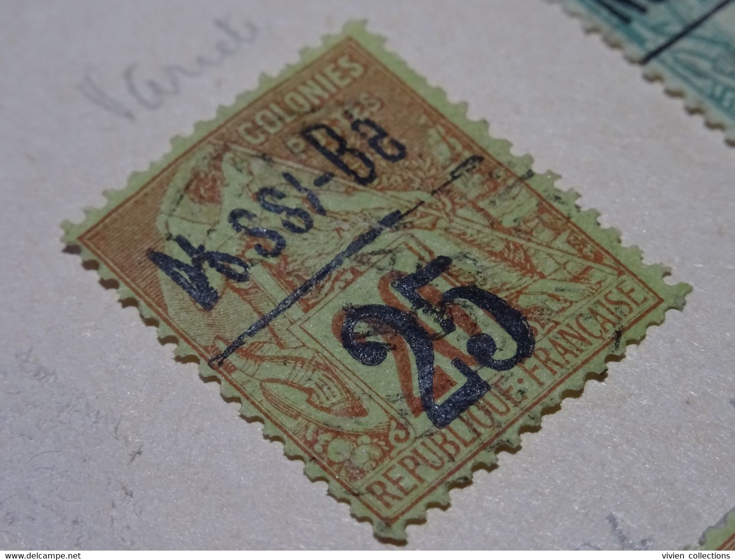 Nossi Bé Timbre Type Alphée Dubois N° 19 Belle Variété De Surcharge Oblitéré O Manquant Et N En M - Used Stamps