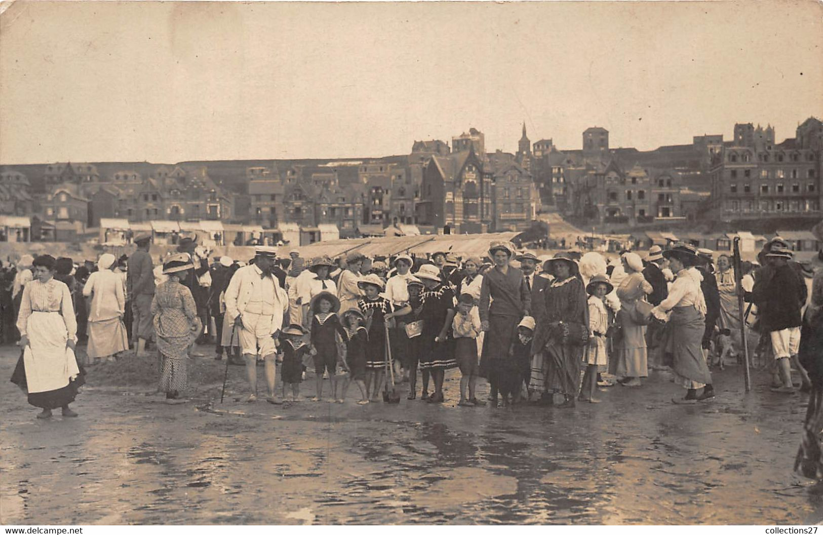 80-AULT-CARTE-PHOTO-SUR LA PLAGE - Ault