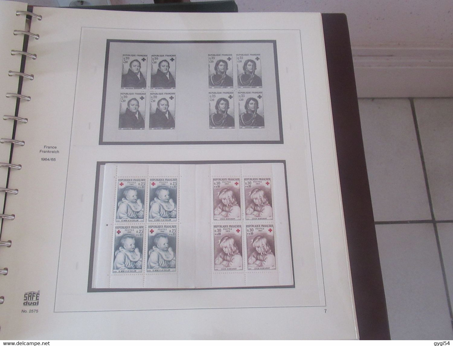 Album Safe Carnets Croix - Rouge  1952  à 1995 Avec  10 Pages D' Attente Avec Protection - Binders With Pages