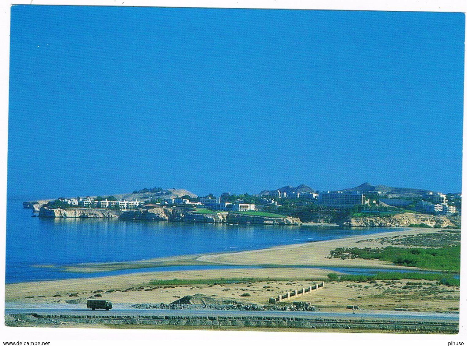 ASIA-1885   OMAN : Ourum Beach - Oman