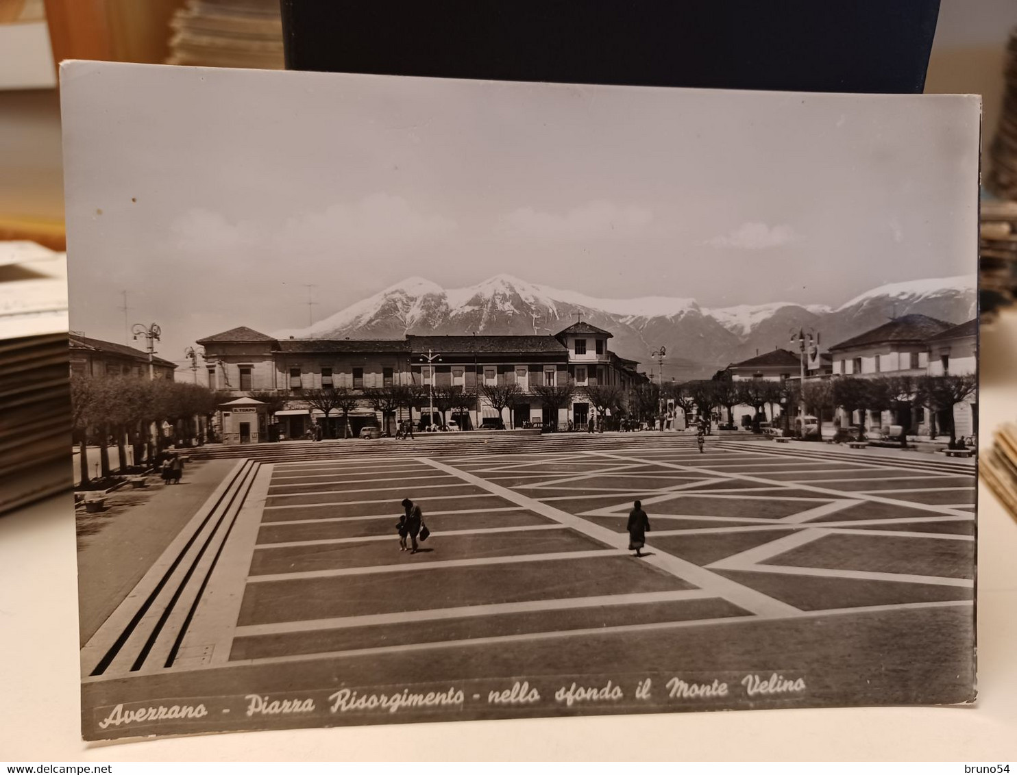 Cartolina Avezzano Piazza Risorgimento Nello Sfondo Il Monte Velino - Avezzano