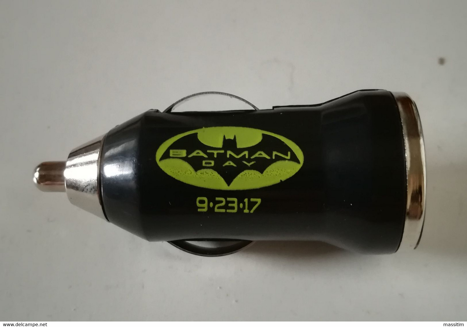 Batman Day 2017 - Chiavetta USB Con Attacco Per Automobile - Nuova, Mai Usata. - Super Eroi