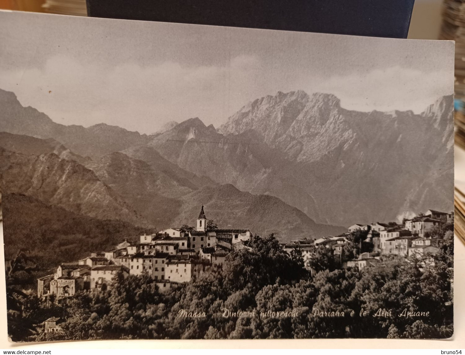 Cartolina  Pariana è Una Frazione Del Comune Di Massa, In Provincia Di Massa-Carrara, Alpi Apuane - Massa