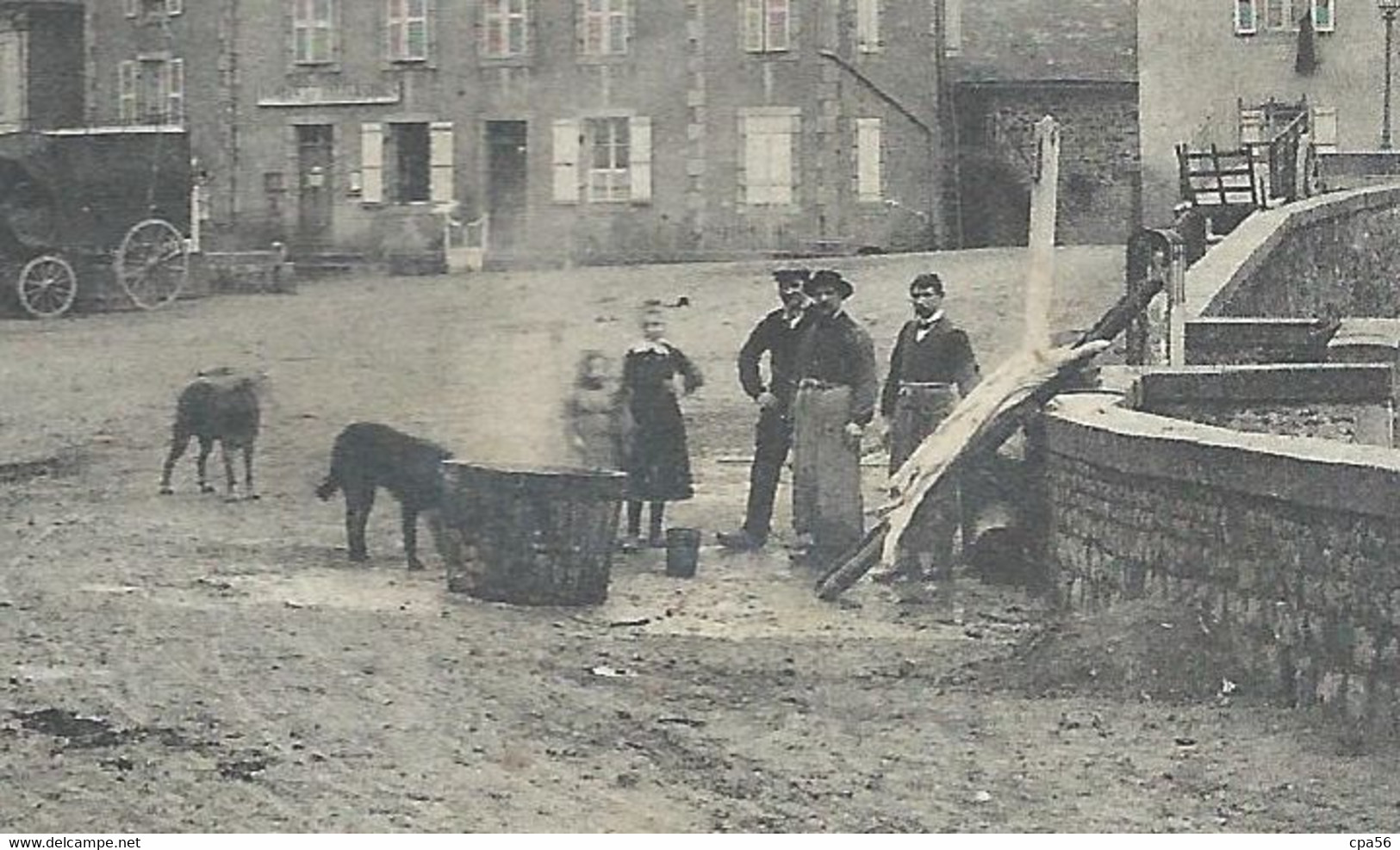 CHAILLAND - Place Centrale - Vers 1906 - Cachet Convoyeur SAINT-JEAN Sur Mayenne à ERNÉE - Chailland