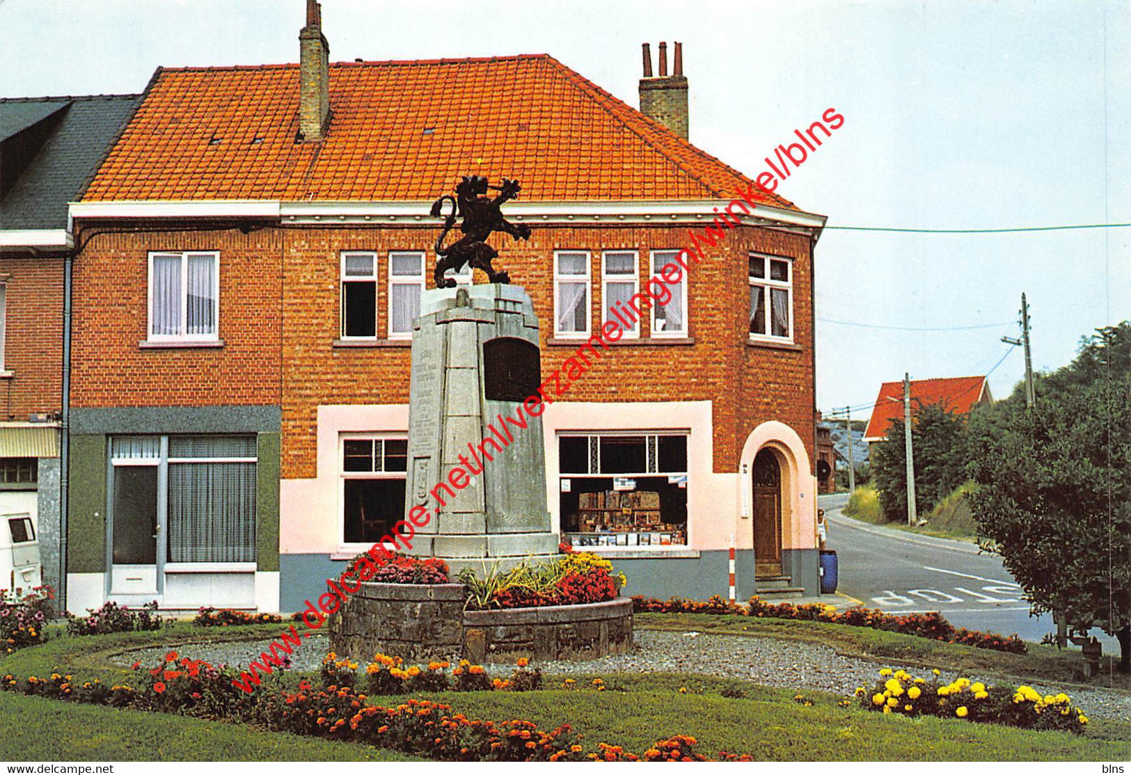Monument Der Gesneuvelden Oorlog 1940-1945 - Huldenberg - Huldenberg