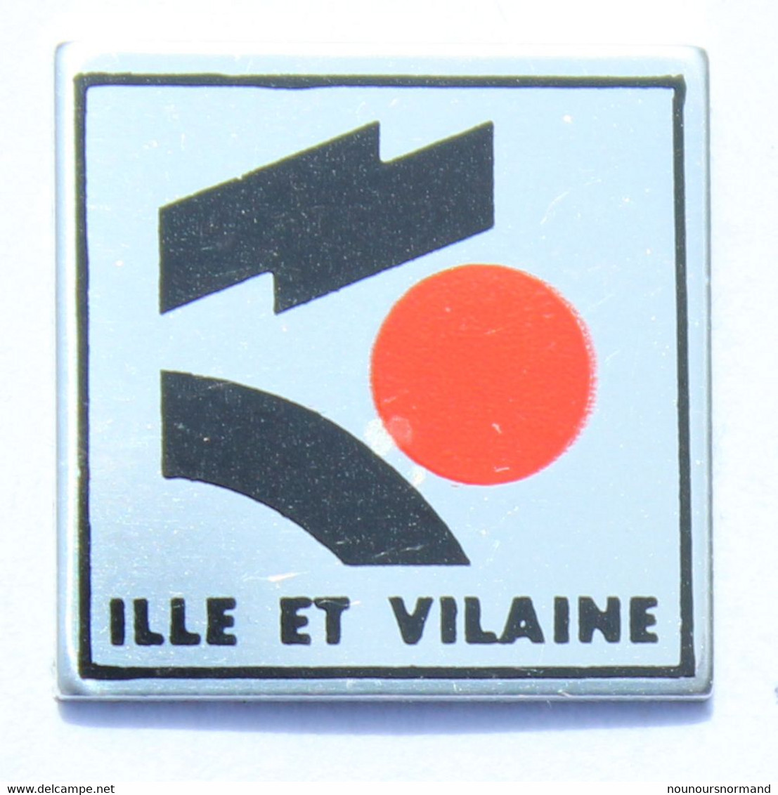 Pin's ILLE ET VILAINE (35) - Le Logo Du Département - L114 - Administrations