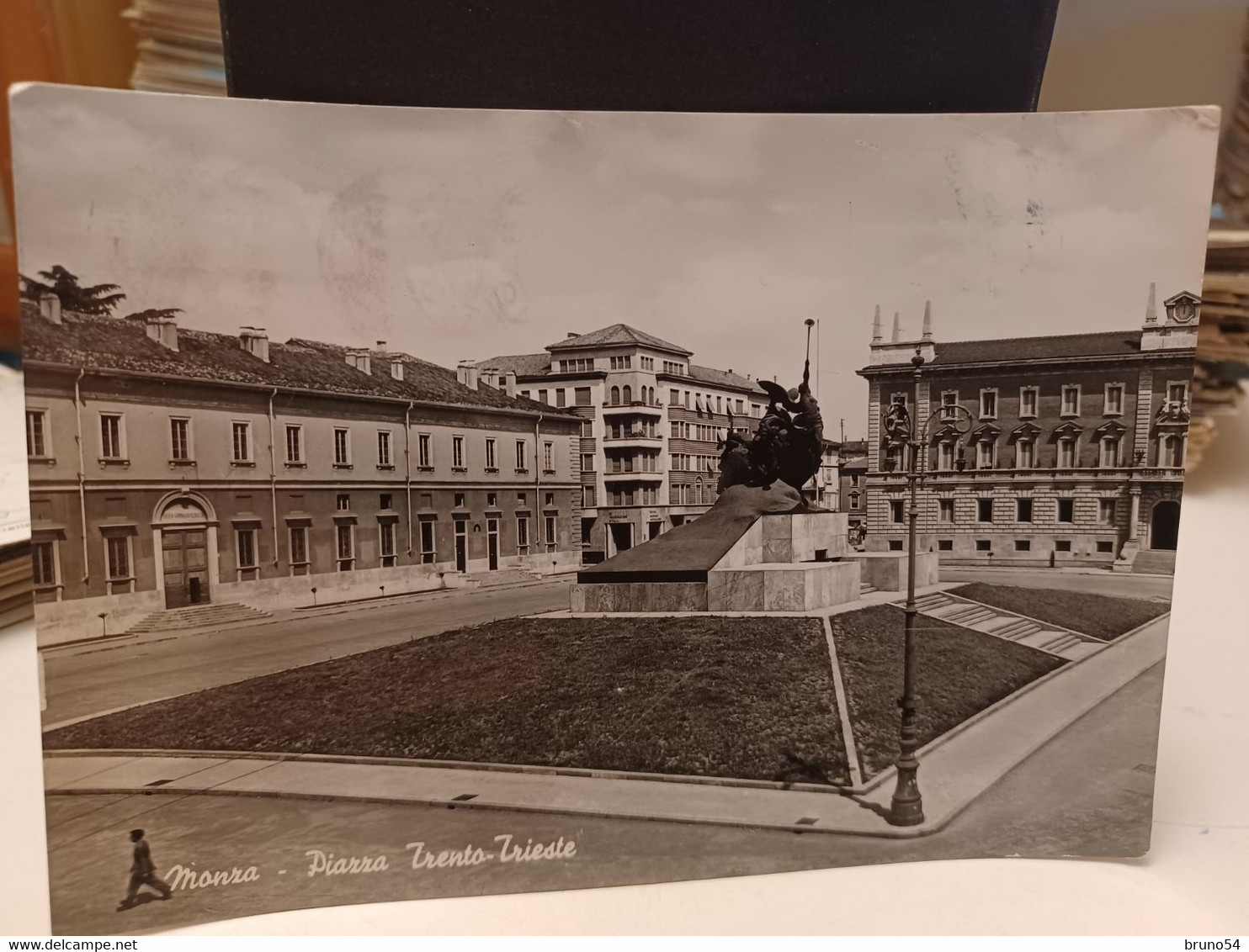 Cartolina Monza Piazza Trento Trieste 1955, Monumento - Monza