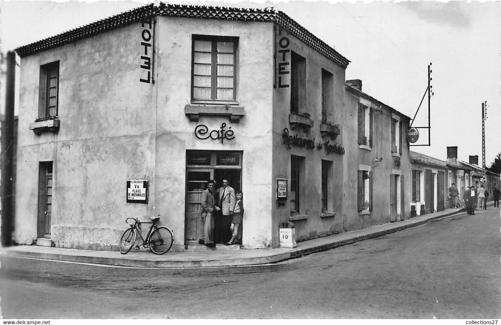 85-BRETIGNOLES- LA GRANDE RUE ET L'HÔTEL DES TOURISTES - Bretignolles Sur Mer