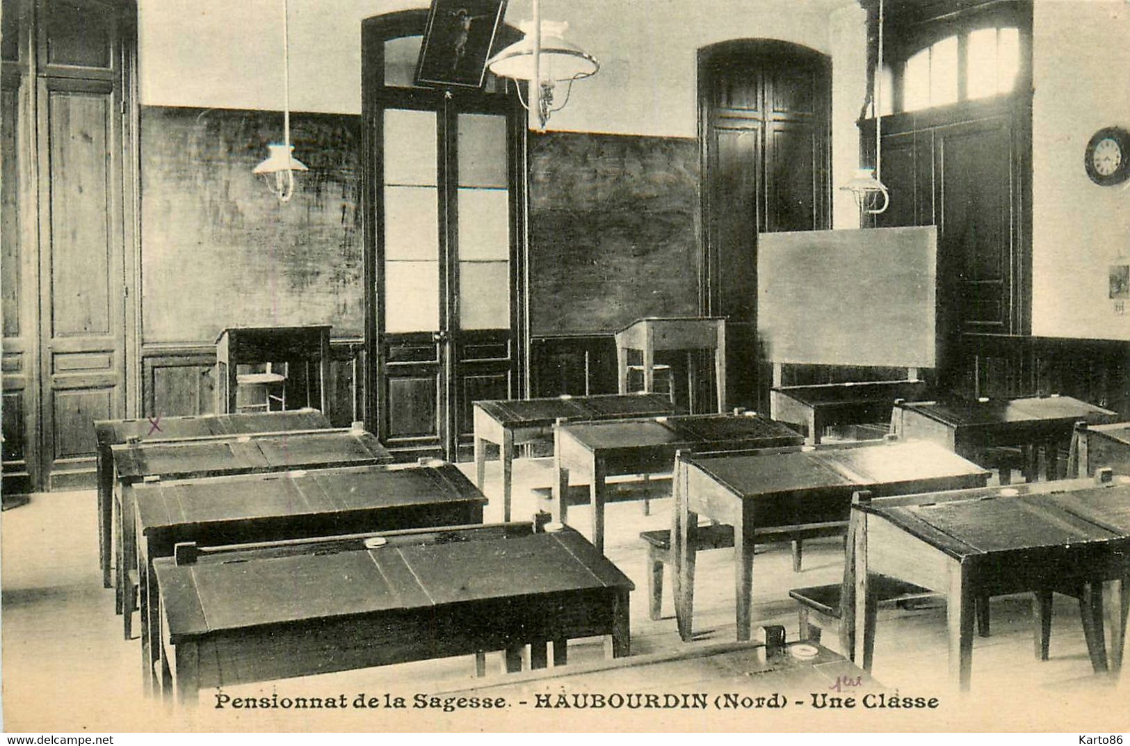 Haubourdin * Pensionnat De La Sagesse * Une Salle De Classe * école - Haubourdin