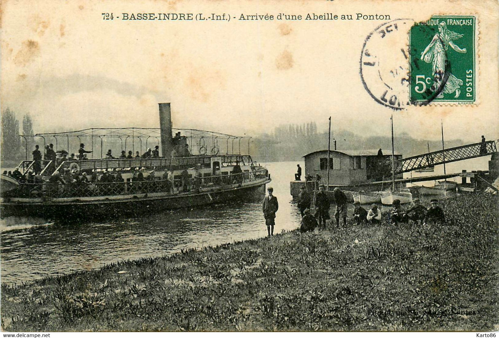 Basse Indre * Arrivée D'une Abeille Au Ponton * Bateau Bac Promenade - Basse-Indre