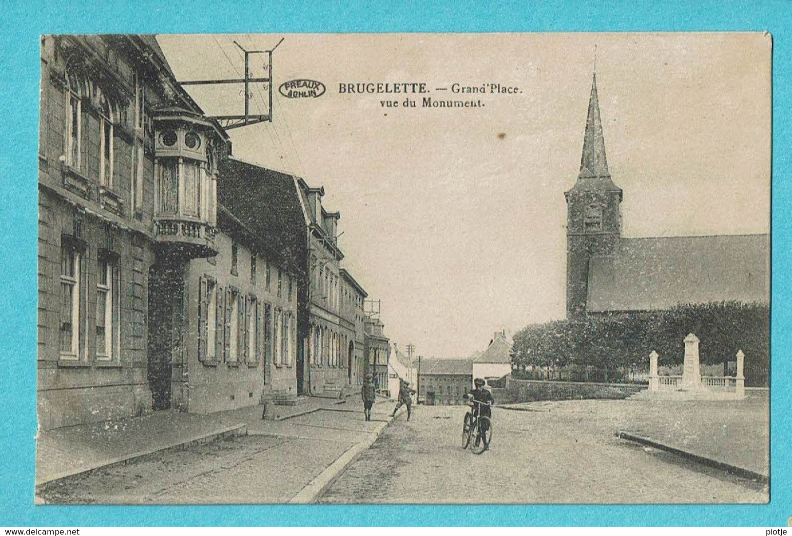 * Brugelette (Hainaut - La Wallonie) * (Préaux à Ghlin) Grand'Place Vue Du Monument, église, Animée, Vélo, Old - Brugelette