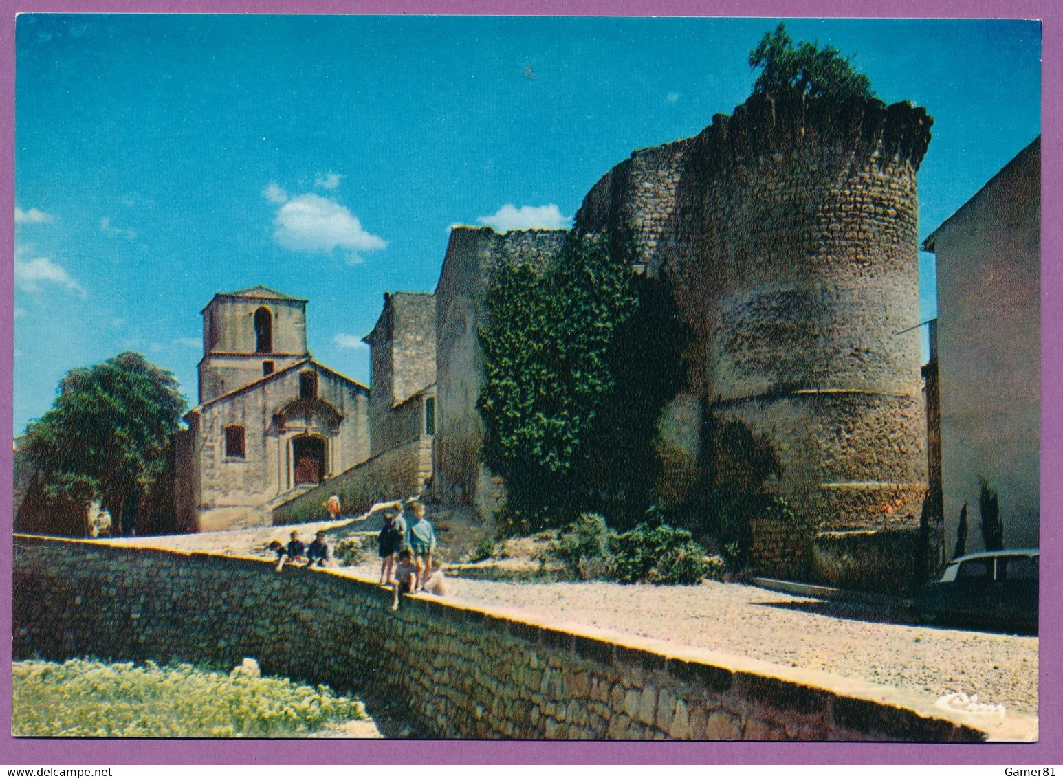 PEYROLLES - Anciens Remparts Et L'église - Citroen DS Auto - Peyrolles